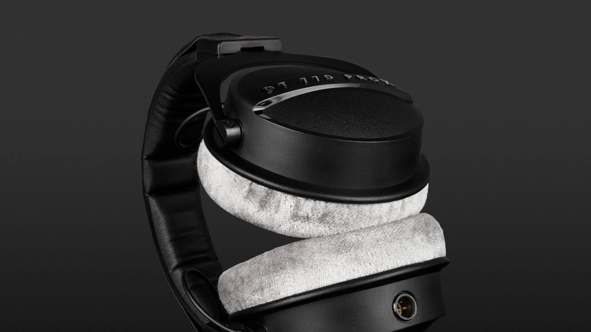 DT 770 Pro Headphones